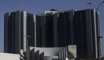 nigerians react on letting market set currency exchange rate